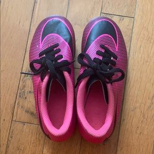 Nike Bravata II Soccer Cleats